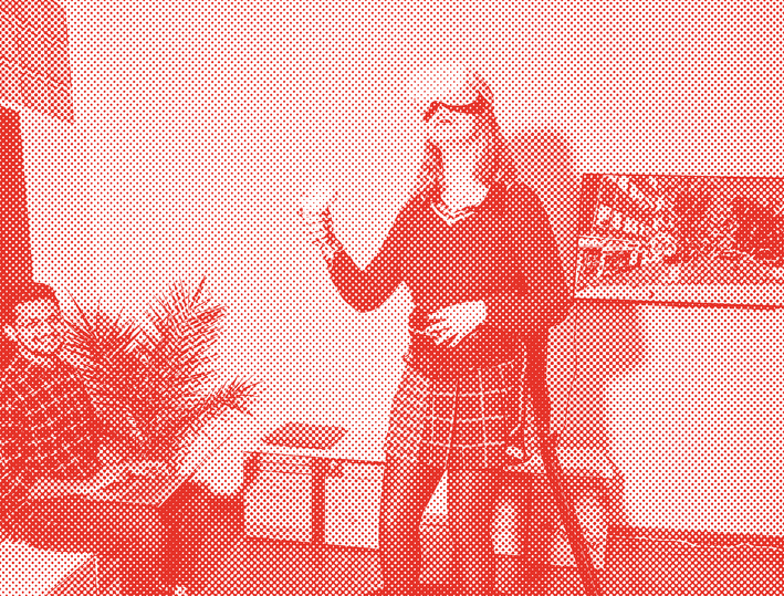 Studentin mit VR Brille