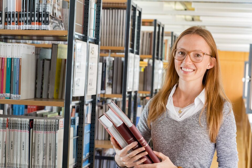 Bachelor business administration students-in-library.jpg