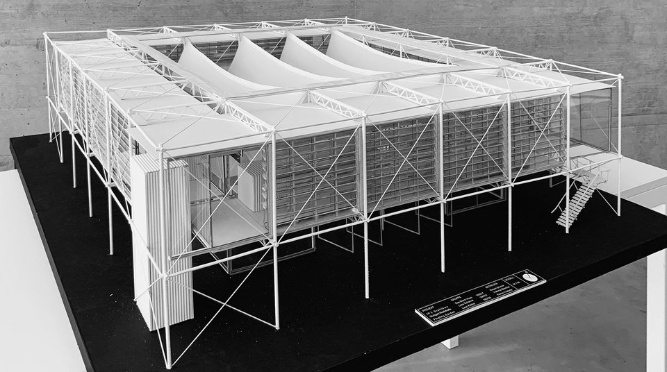 Modellfoto der Studienarbeit Stuttgart Markthalle – Floating Garden