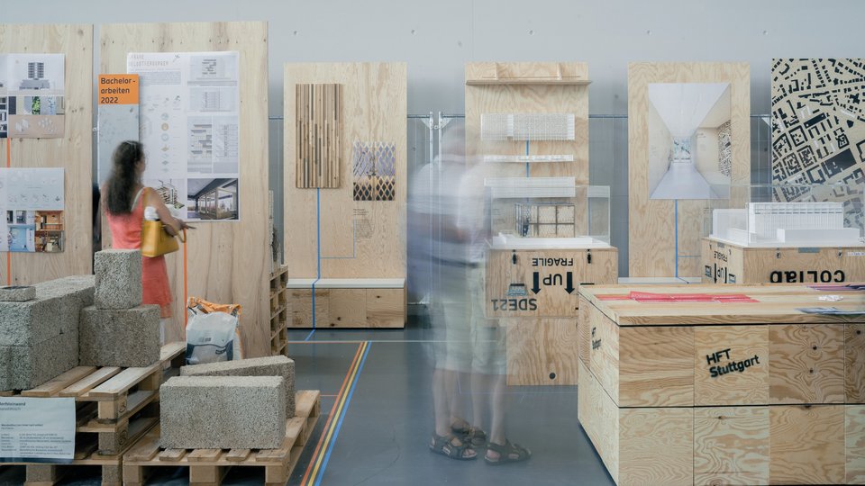 Exponate beim New Housing Festival – Studiengang Innenarchitektur präsentiert die HFT in Karlsruhe