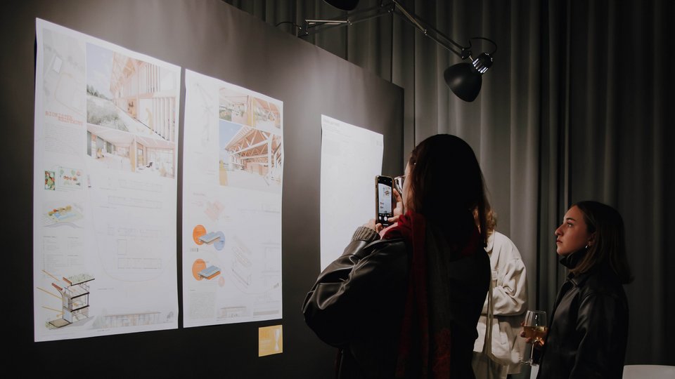 Dokumentation der Ausstellung des Studiengangs Architektur mit Gästen