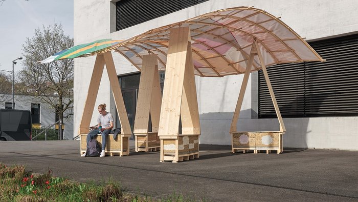 Reallabor The Dächle vor dem Fakultätsgebäude