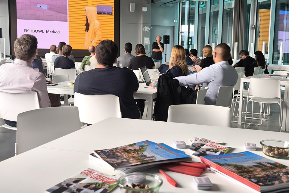 Session S1 "Smart City Planning and Public Participation", Moderator Martin Müller, Lebenswerke GmbH Stuttgart