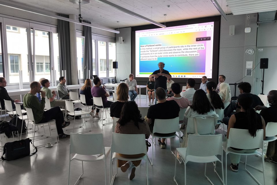 Session S1 "Smart City Planning and Public Participation", Moderator Martin Müller, Lebenswerke GmbH Stuttgart