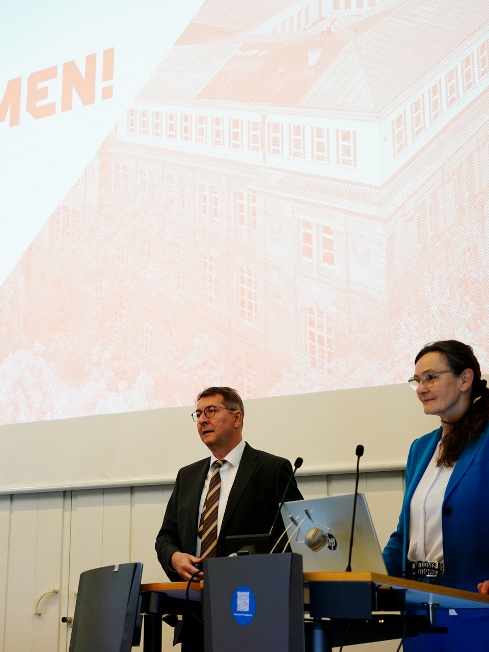 Erstsemesterbegruessung durch Prof. Dr. Gaspers und Prof. Dr. Rade