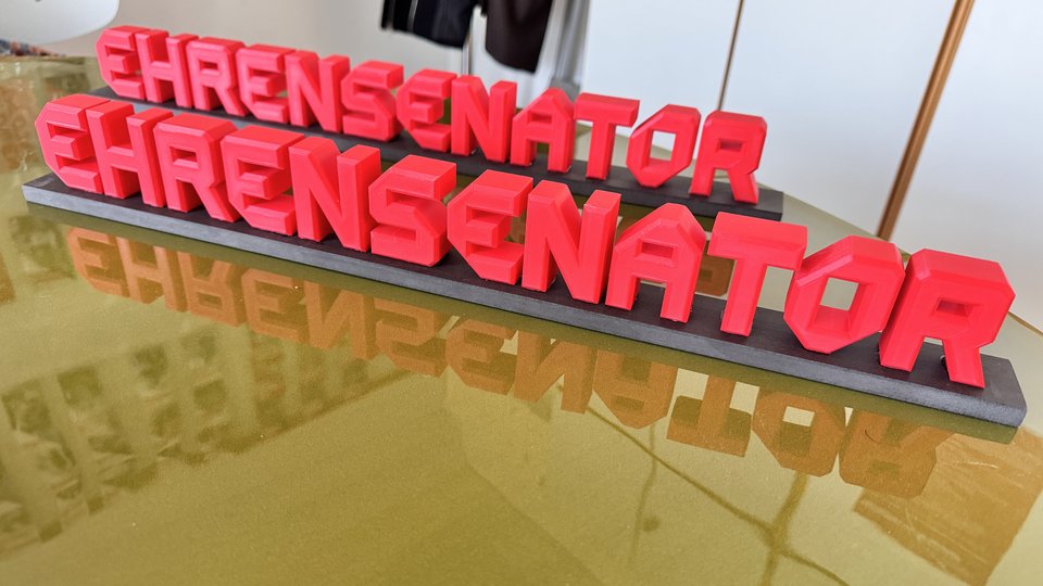 Schild Ehrensenatoren