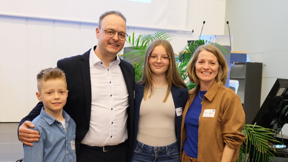 Fotos vom Fest, Menschen im Gespräch