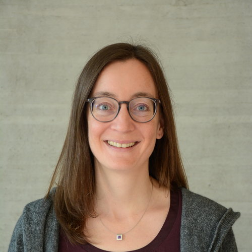 Dr. Andrea Hartl