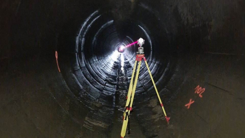 Polygonzugsmessung im Stollen