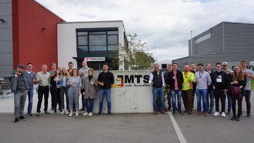 Gruppenbild Exkursion zu MTS Schrode in Hayingen