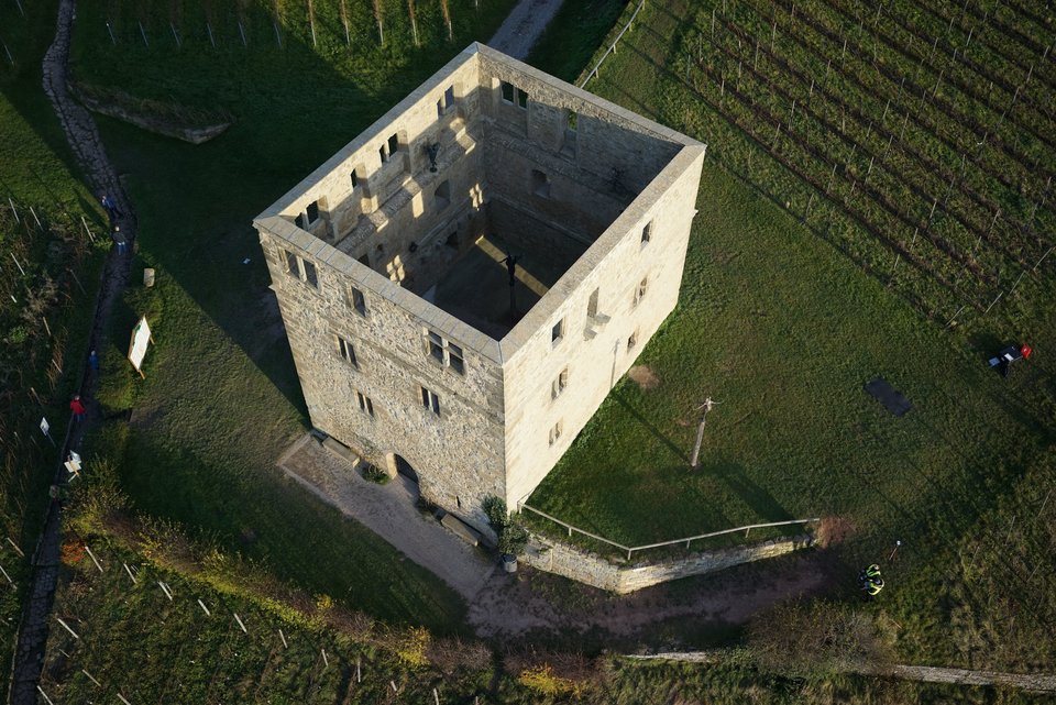 Burgruine Y-Burg von der Vermessungsdrohne aus fotografiert