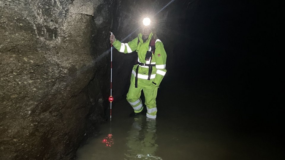 Vermessung im überfluteten Stollen
