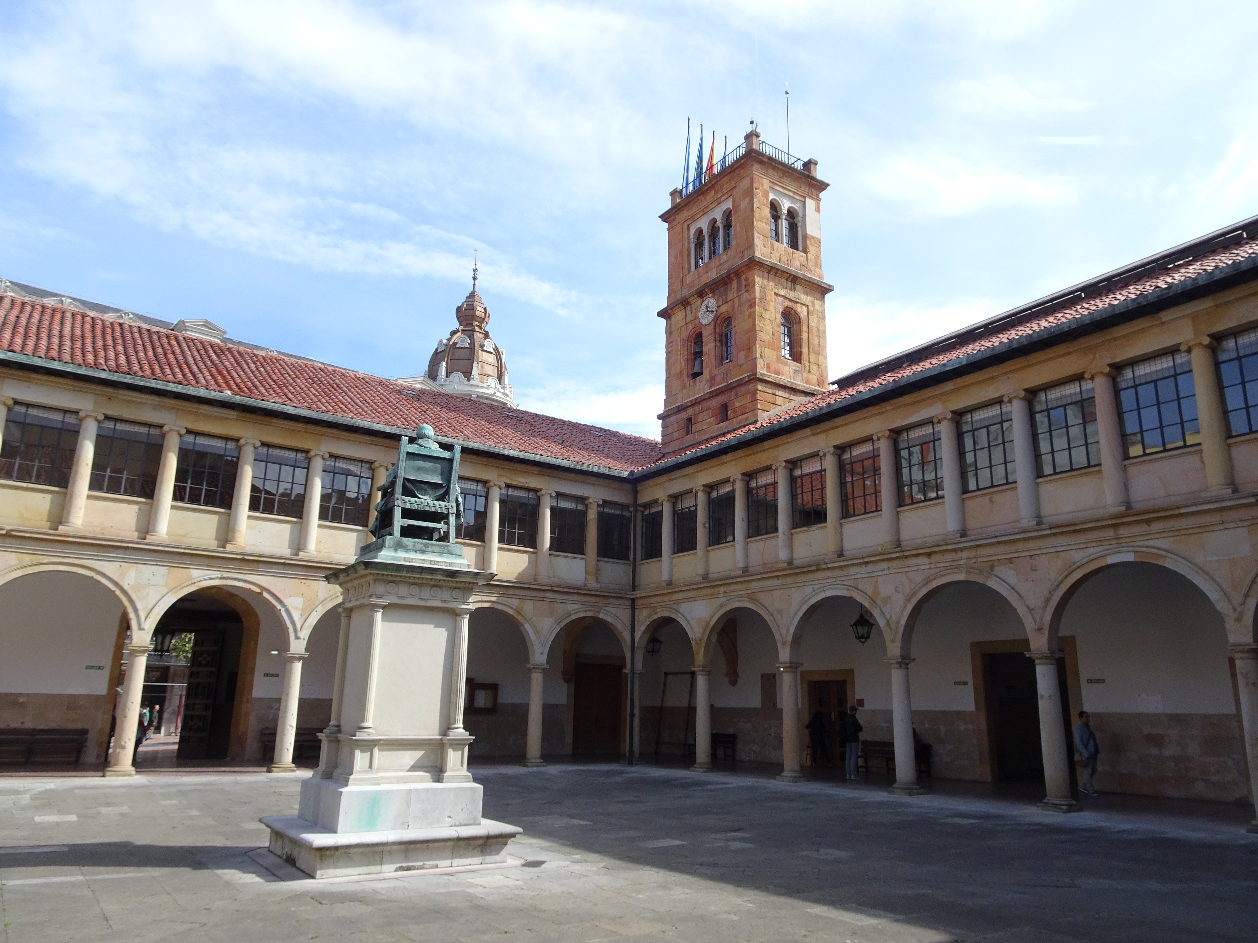 Historical Campus Oviedo-Spain.jpg