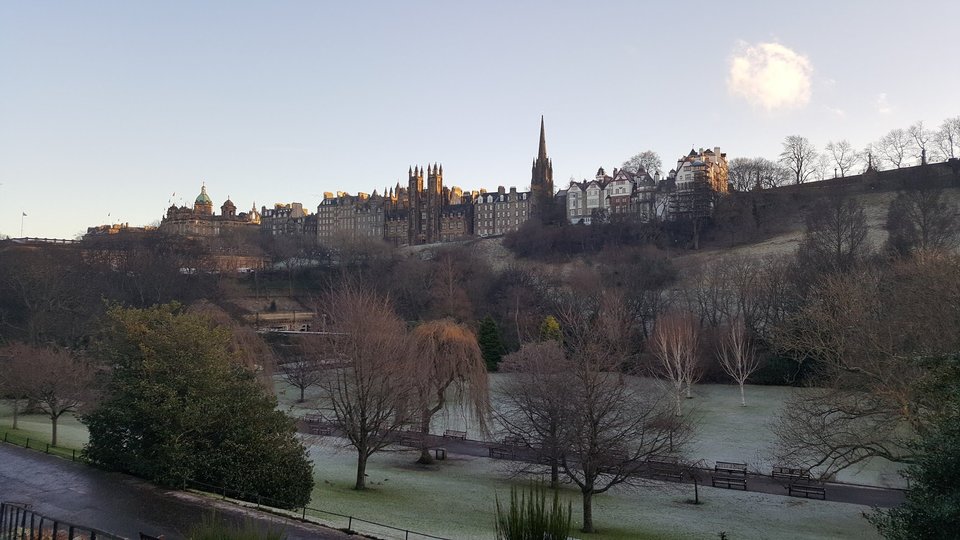 Edinburgh-city-view-from-River.jpg